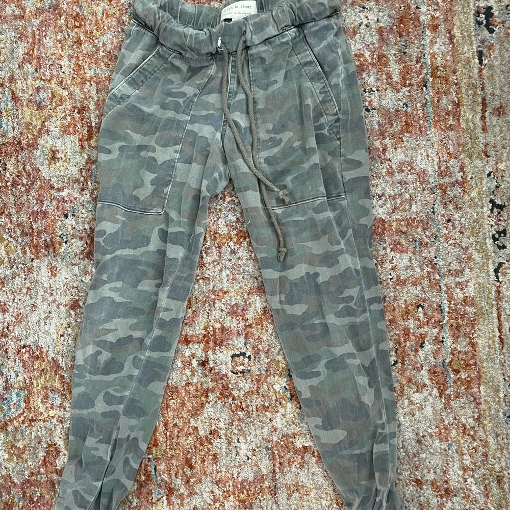 Cloth & stone camo joggers